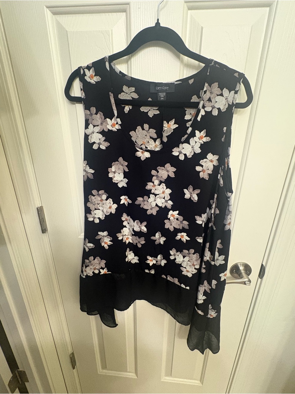 Karen Kane Black Floral Sleeveless Camisole
